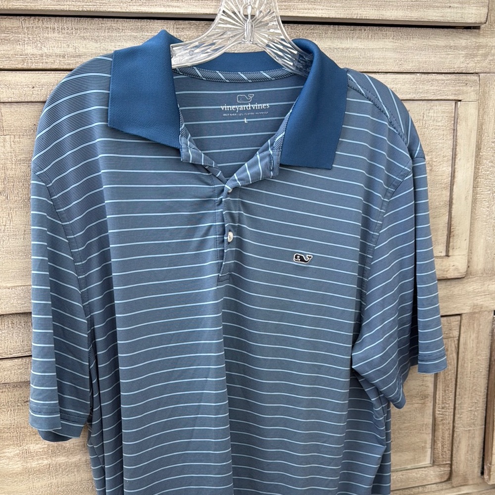 Vineyard Vines Blue Polo Shirt with Classic Striped Design